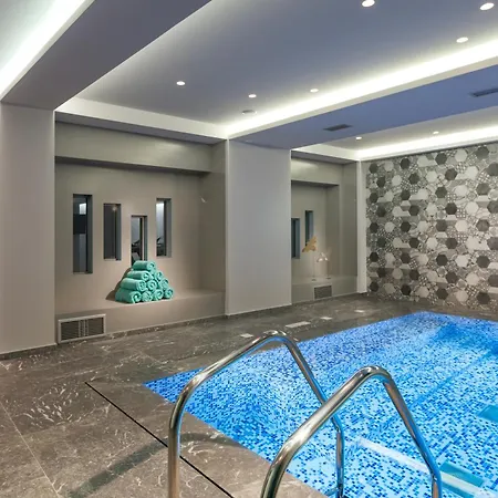 Blue Lagoon فندق 4*