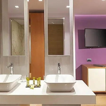 Hotell Blue Lagoon 4*