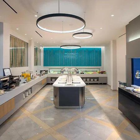 ホテル Blue Lagoon 4*