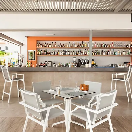 Blue Lagoon 4* コス・タウン