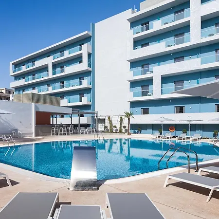 酒店 Blue Lagoon 4*